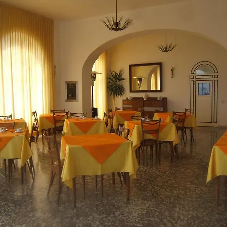 Ischia Casa Della Vela Hotel 3*